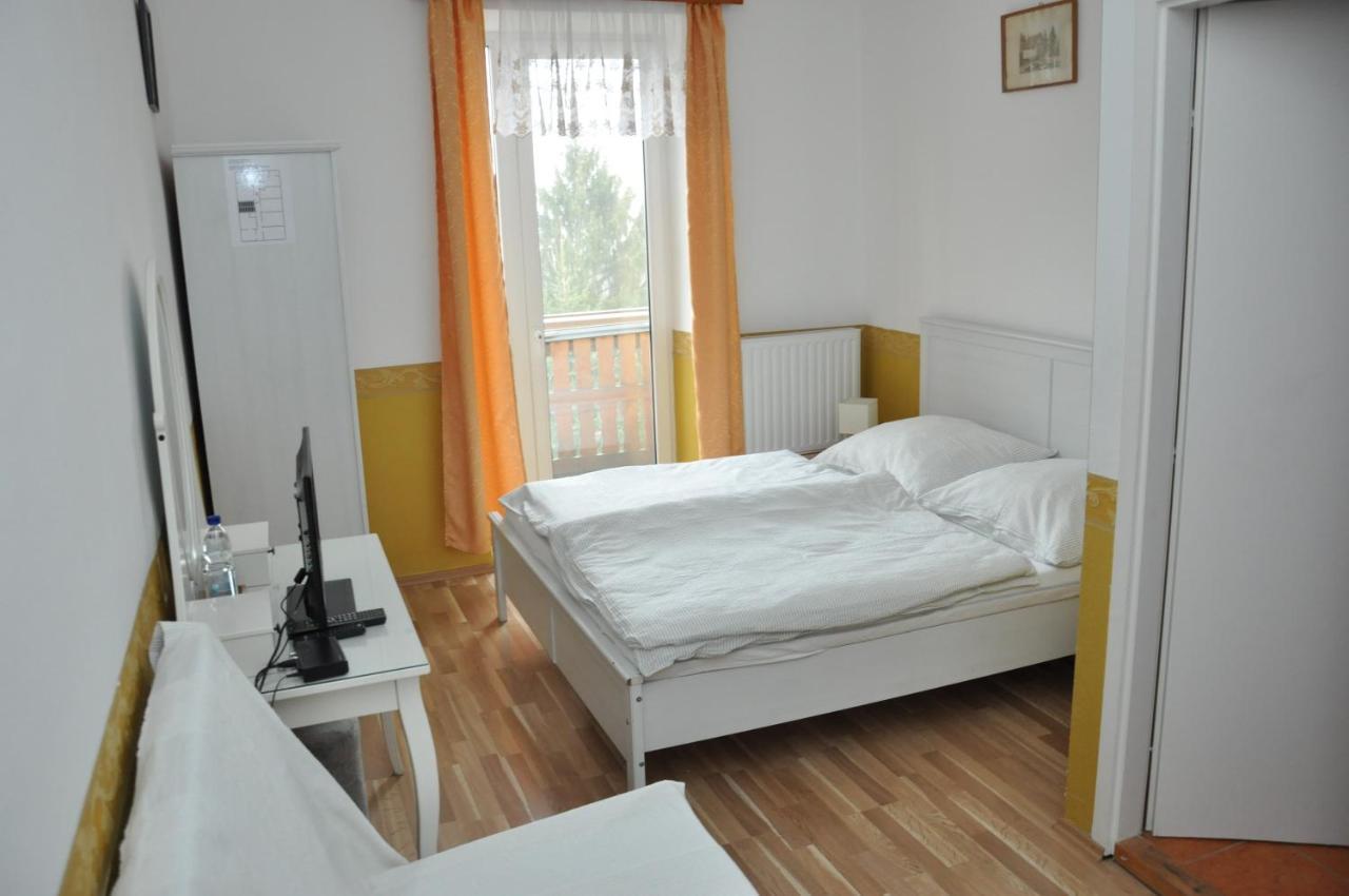 Gloriett Panzio Bed & Breakfast Fertőboz Exterior foto