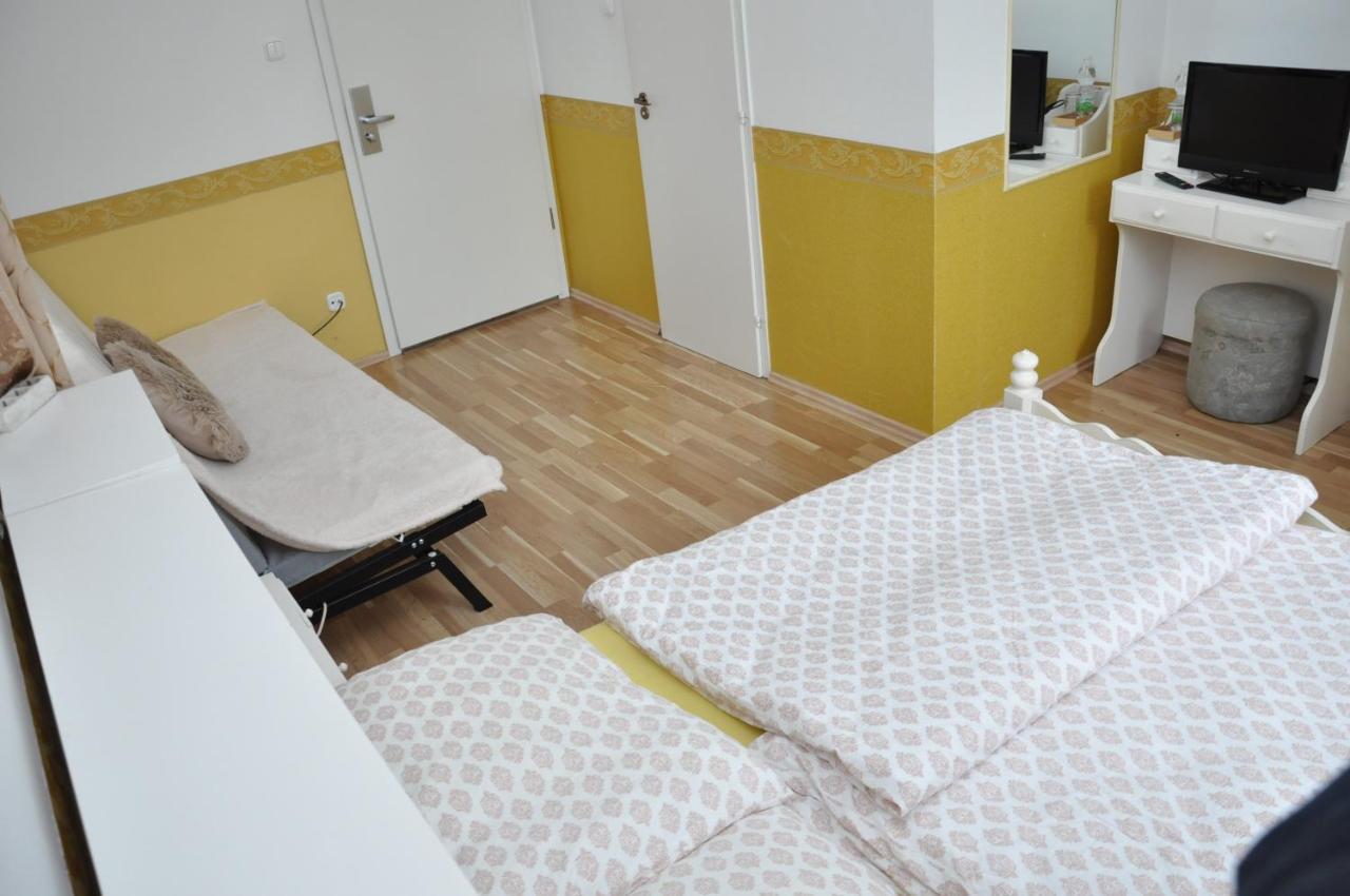 Gloriett Panzio Bed & Breakfast Fertőboz Exterior foto