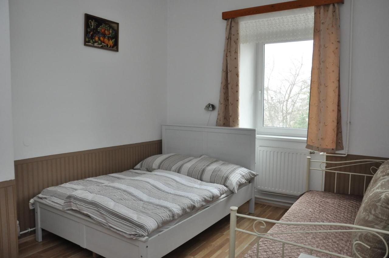 Gloriett Panzio Bed & Breakfast Fertőboz Exterior foto