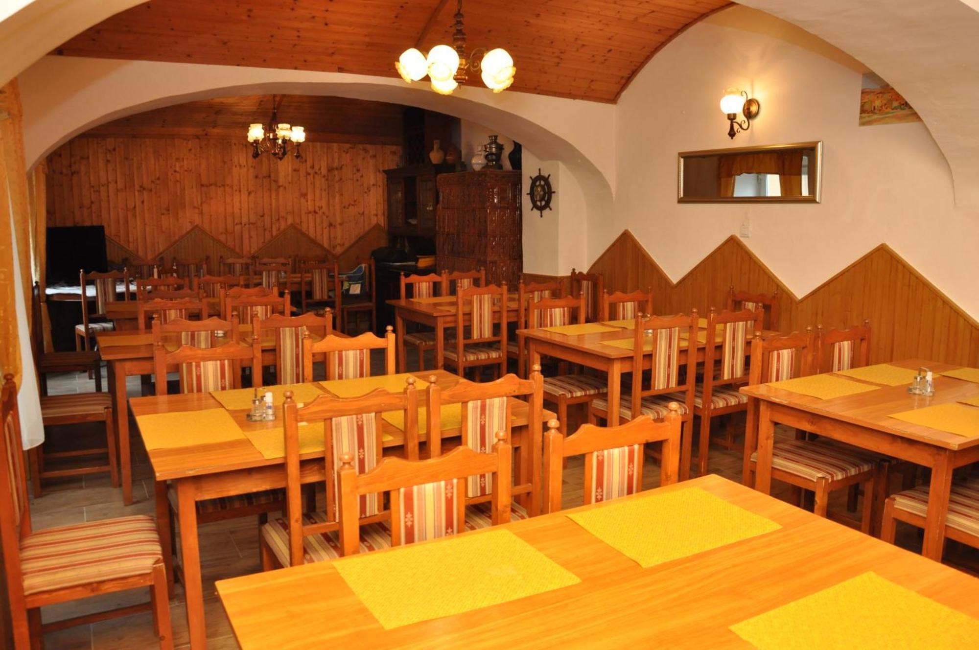 Gloriett Panzio Bed & Breakfast Fertőboz Exterior foto