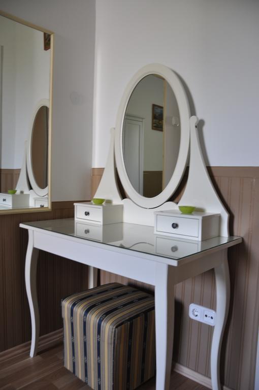 Gloriett Panzio Bed & Breakfast Fertőboz Cameră foto