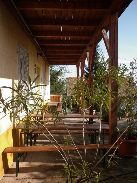Gloriett Panzio Bed & Breakfast Fertőboz Exterior foto
